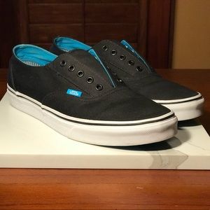 VANS Black Slip-on’s